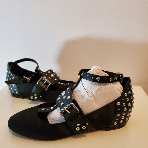 Ash - Picture 7 of 10